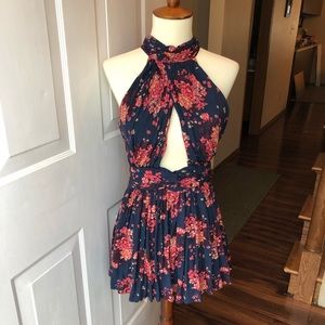 Floral Romper-Fits like a US Small